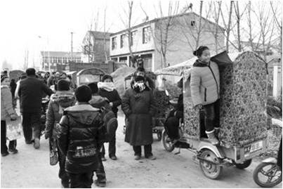 熱點(diǎn)新聞：江蘇豐縣校車(chē)事故疑問(wèn)：水溝何以淹死15人?